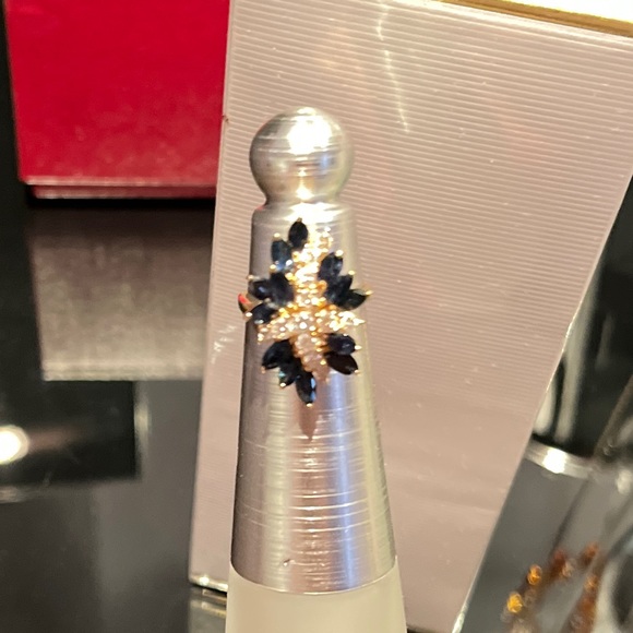 Dimond Safire gold ring size 7 1/2 - Picture 2 of 8